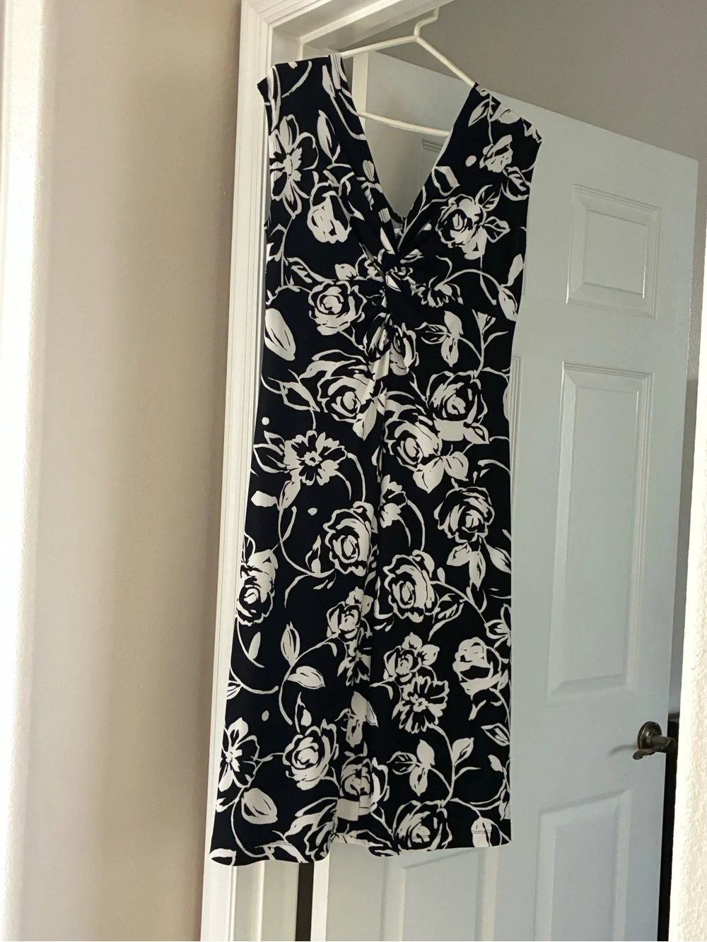 Evan Picone Black & White Floral Twist-Front Midi Dress - Picture 1 of 6